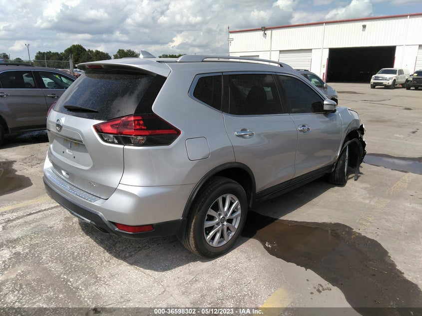 VIN KNMAT2MT3JP620555 2018 NISSAN ROGUE SV