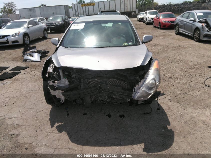 2013 HYUNDAI ELANTRA GT - KMHD35LE2DU147220