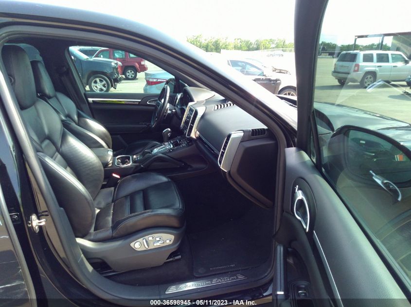 2017 PORSCHE CAYENNE WP1AA2A21HKA90027
