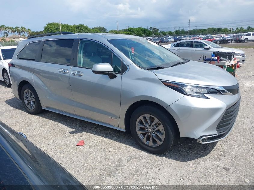 2021 TOYOTA SIENNA XLE - 5TDYRKEC2MS050098