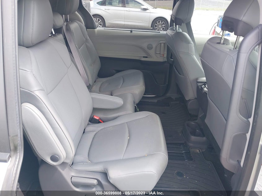 VIN 5TDYRKEC2MS050098 2021 TOYOTA SIENNA XLE