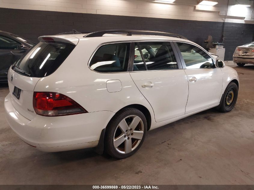 2013 VOLKSWAGEN JETTA SPORTWAGEN SE W/SUNROOF - 3VWPP7AJXDM680466