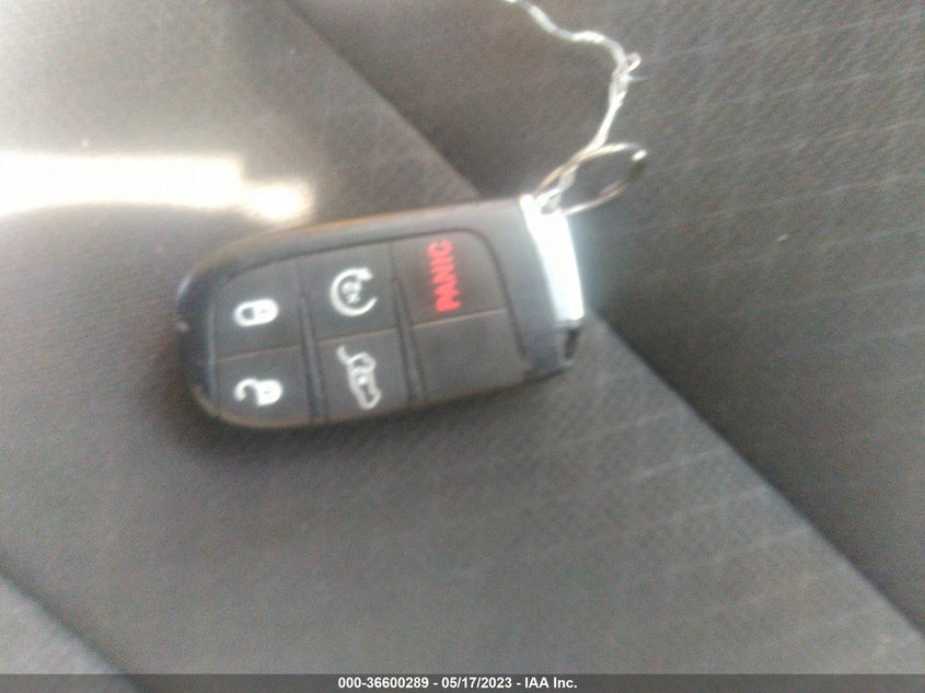 VIN 1C4RJFAG9JC393869 2018 JEEP GRAND CHEROKEE UPLAND