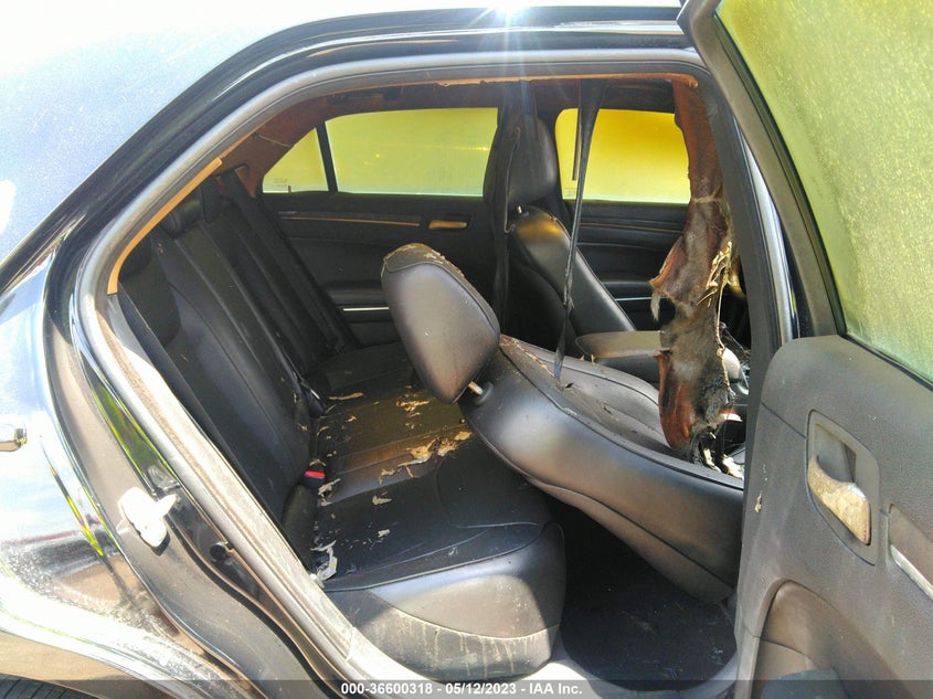 VIN 2C3CCAKG2JH240849 2018 CHRYSLER 300 LIMITED