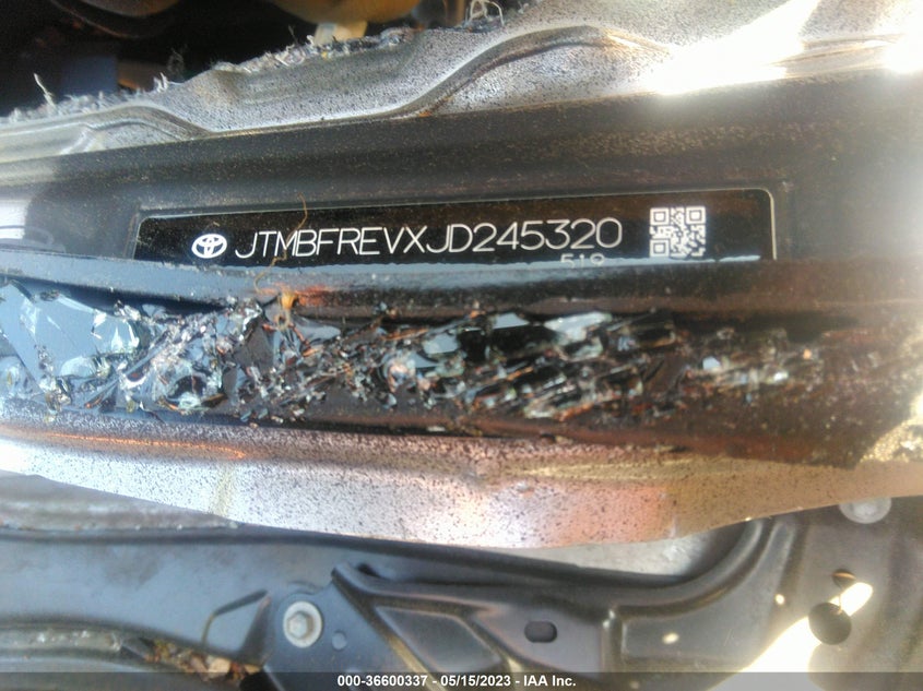 VIN JTMBFREVXJD245320 2018 TOYOTA RAV4 LE