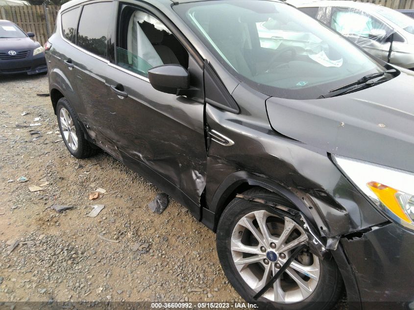 2017 FORD ESCAPE SE - 1FMCU0GD3HUD73057