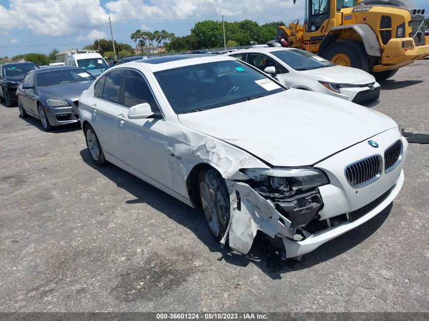 2013 BMW 5 SERIES 528I XDRIVE - WBAXH5C56DD113152