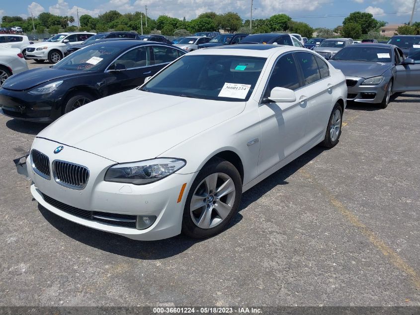 2013 BMW 5 SERIES 528I XDRIVE - WBAXH5C56DD113152