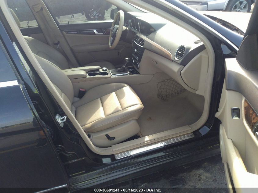 2013 MERCEDES-BENZ C-CLASS C 300 - WDDGF8AB9DR242885