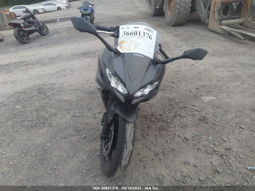 VIN ML5EXEN1XNDA72952 2022 KAWASAKI EX650 N