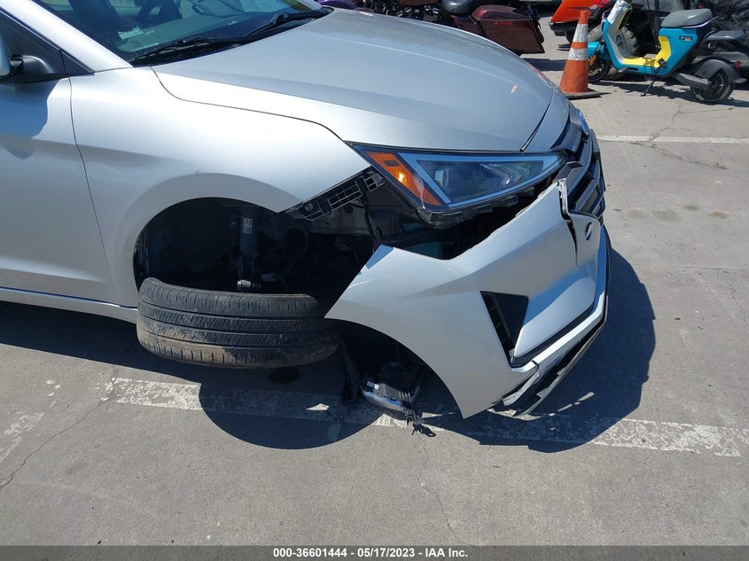 VIN KMHD84LF9KU772621 2019 HYUNDAI ELANTRA SEL