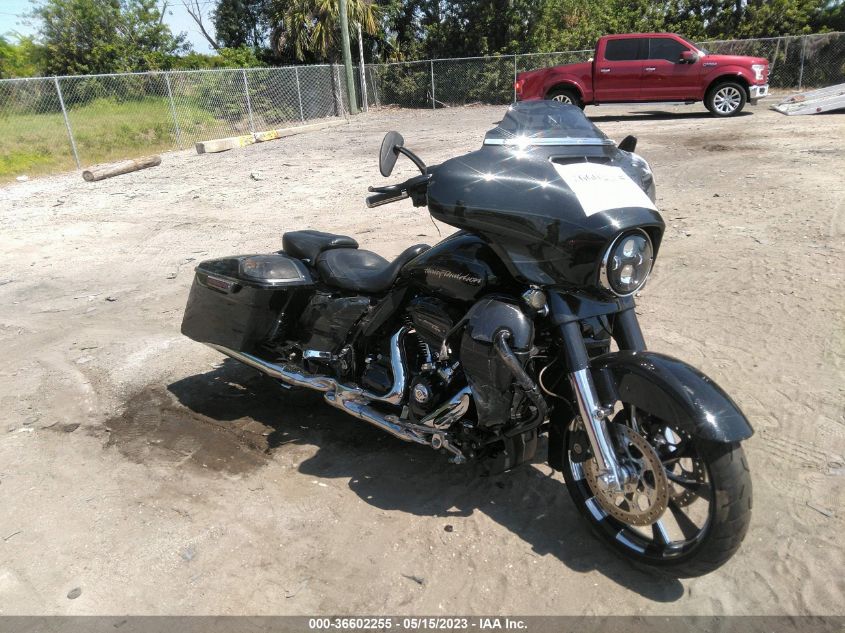 1HD1PXF10HB959034 HARLEY-DAVIDSON FLHXSE CVO STREET GLIDE 2017