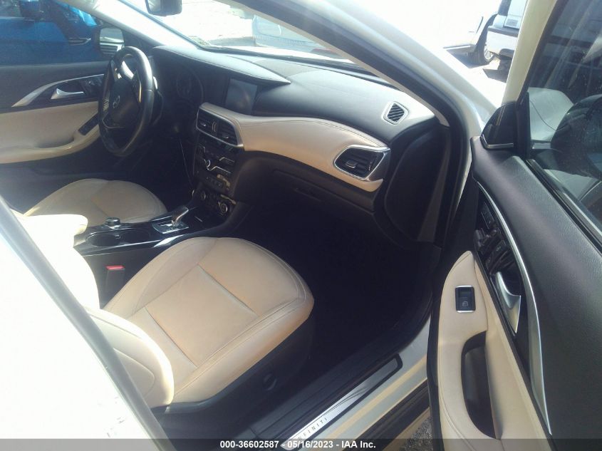 2017 INFINITI QX30 PREMIUM SJKCH5CR8HA039323