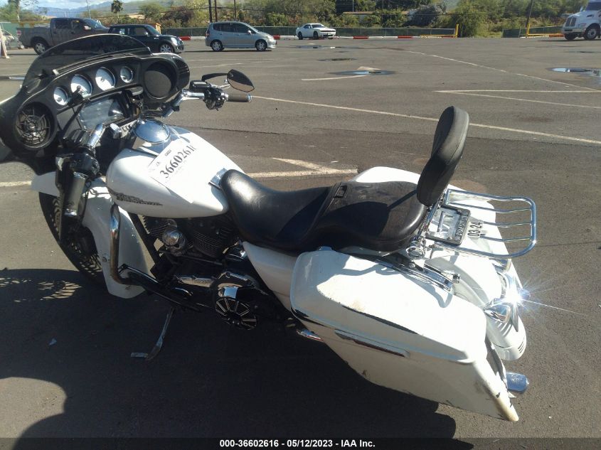 2016 HARLEY-DAVIDSON FLHX STREET GLIDE - 1HD1KBM17GB605319
