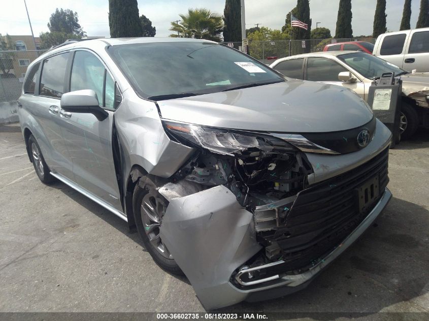 2021 TOYOTA SIENNA XLE - 5TDJRKEC5MS067933