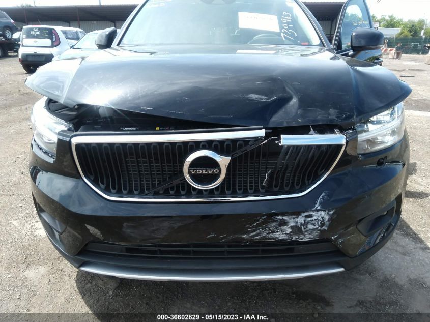 2022 VOLVO XC40 MOMENTUM YV4162UK1N2739963