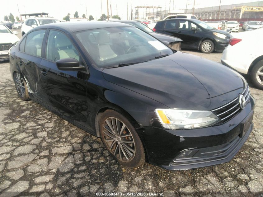 2015 VOLKSWAGEN JETTA SEDAN 1.8T SPORT - 3VWD17AJ7FM221760