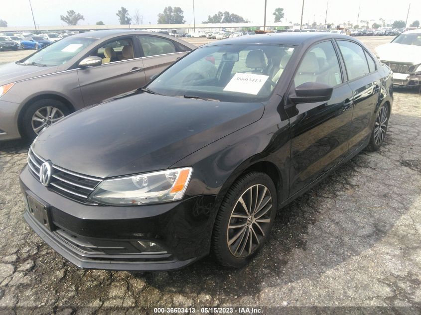 2015 VOLKSWAGEN JETTA SEDAN 1.8T SPORT - 3VWD17AJ7FM221760