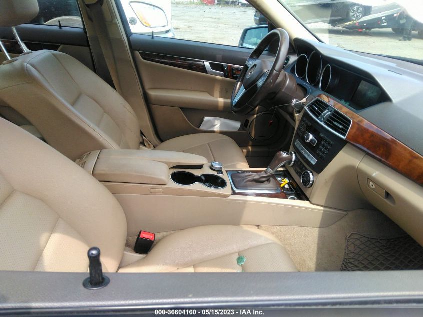 2013 MERCEDES-BENZ C-CLASS C 300 - WDDGF8AB4DG111570