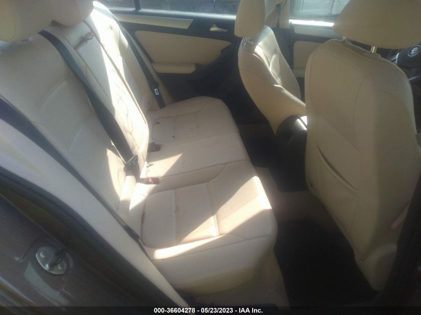 2014 VOLKSWAGEN JETTA SEDAN SE - 3VWD17AJ3EM435076