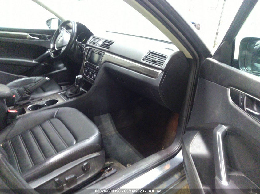 VIN 1VWCT7A37HC020887 2017 VOLKSWAGEN PASSAT 1.8T SEL PREMIUM
