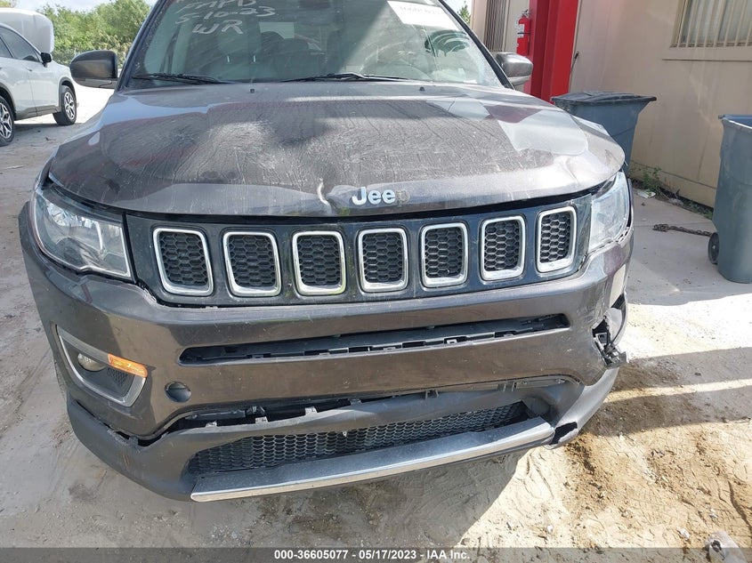 VIN 3C4NJCCB5JT462317 2018 JEEP COMPASS LIMITED