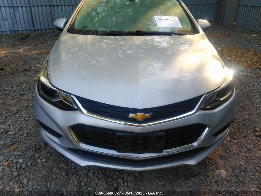 2018 CHEVROLET CRUZE LT - 1G1BE5SM1J7101086