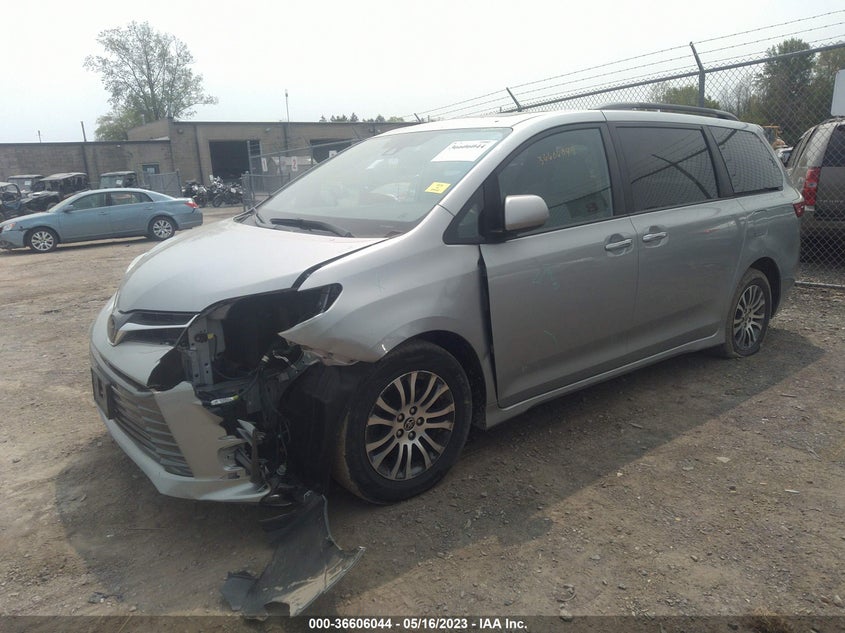 VIN 5TDYZ3DC8LS068286 2020 TOYOTA SIENNA XLE AUTO ACCESS