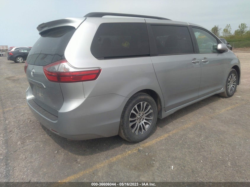 VIN 5TDYZ3DC8LS068286 2020 TOYOTA SIENNA XLE AUTO ACCESS