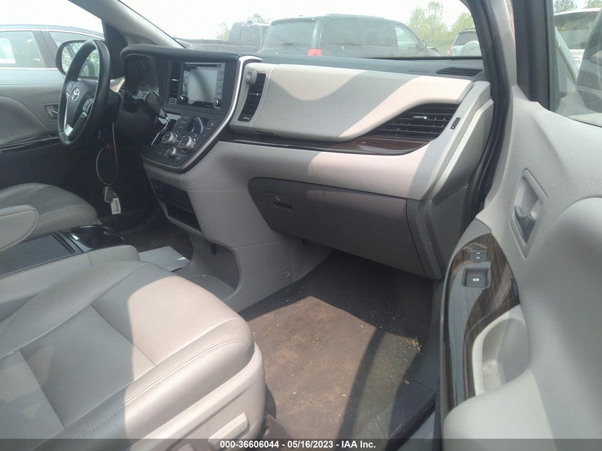 VIN 5TDYZ3DC8LS068286 2020 TOYOTA SIENNA XLE AUTO ACCESS