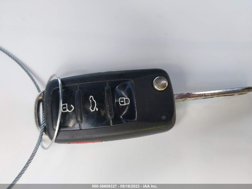 2013 VOLKSWAGEN BEETLE CONVERTIBLE 2.5L 3VW5X7AT3DM811598