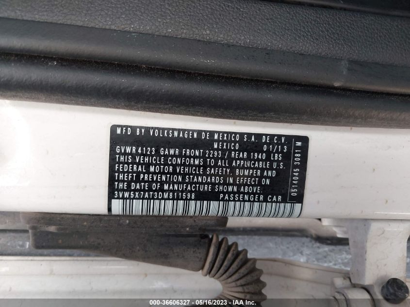 2013 VOLKSWAGEN BEETLE CONVERTIBLE 2.5L 3VW5X7AT3DM811598