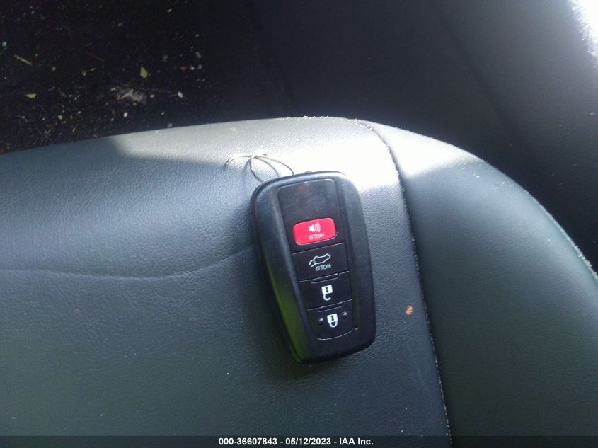 2019 TOYOTA RAV4 XLE PREMIUM - JTMC1RFV0KD029561