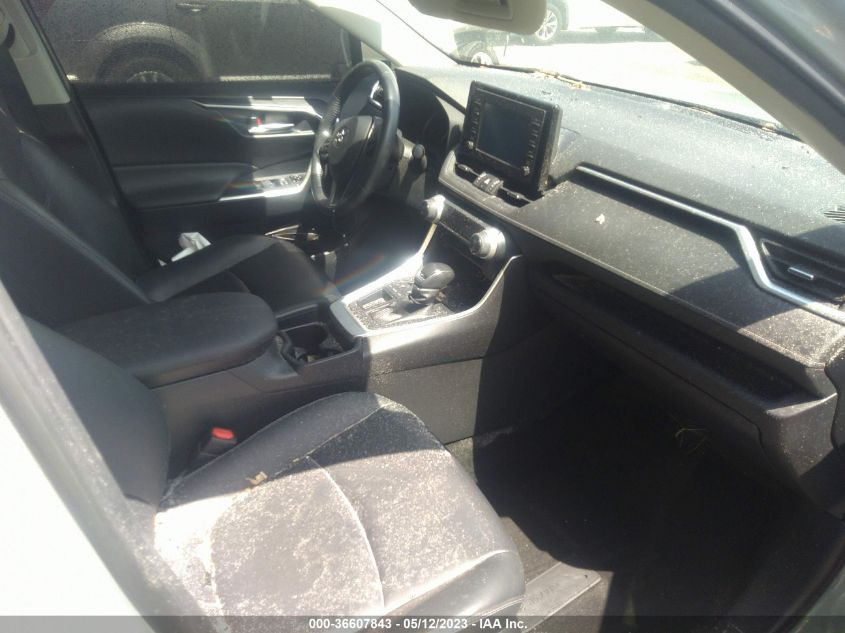 2019 TOYOTA RAV4 XLE PREMIUM - JTMC1RFV0KD029561
