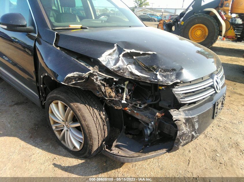 2013 VOLKSWAGEN TIGUAN SE W/SUNROOF & NAV - WVGBV3AX0DW566648