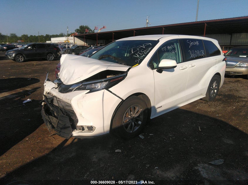 VIN 5TDKRKEC1MS033153 2021 TOYOTA SIENNA LE