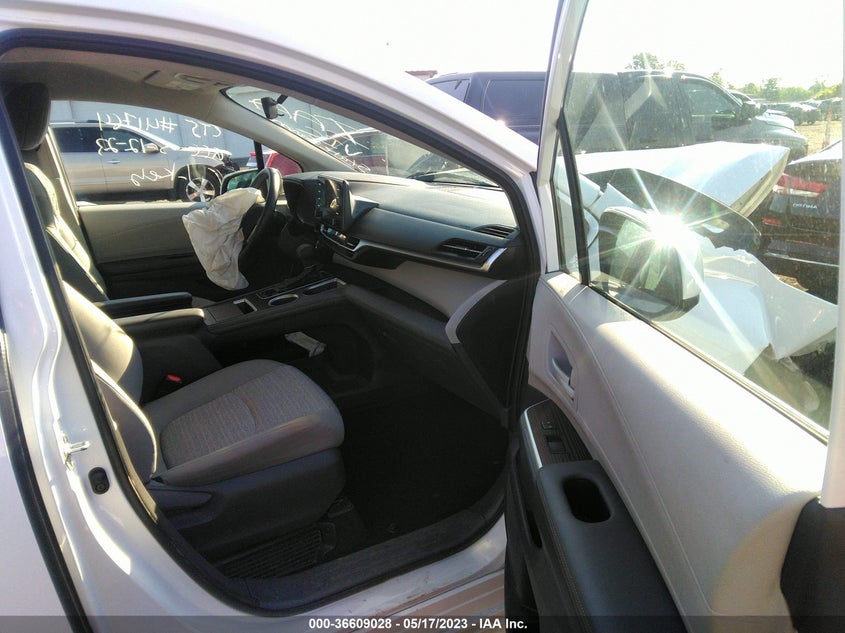 VIN 5TDKRKEC1MS033153 2021 TOYOTA SIENNA LE