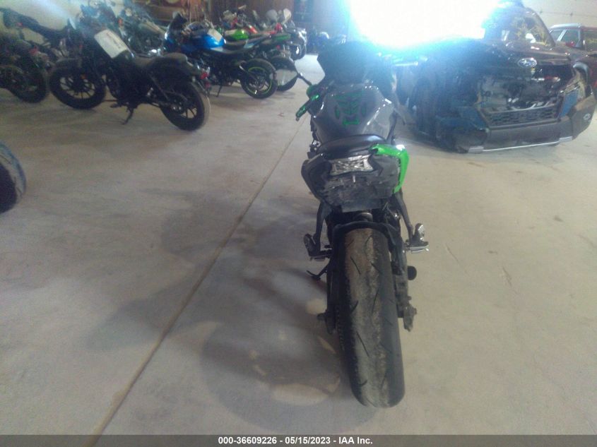 2018 KAWASAKI EX650 F - JKAEXEK15JDA12074