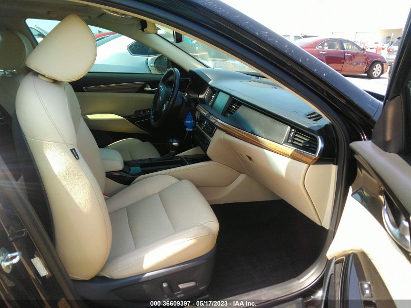 2017 KIA CADENZA PREMIUM KNALC4J18H5048733