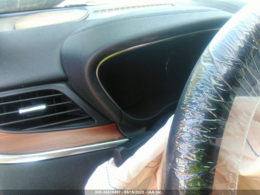 2019 LINCOLN MKC RESERVE - 5LMCJ3D91KUL26205