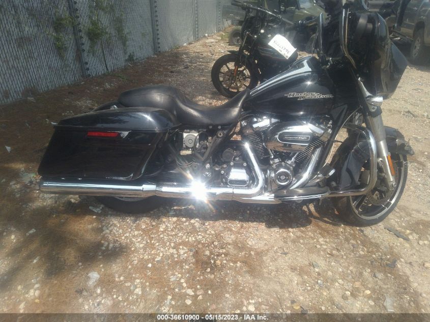 2017 HARLEY-DAVIDSON FLHXS STREET GLIDE SPECIAL - 1HD1KRC15HB670200