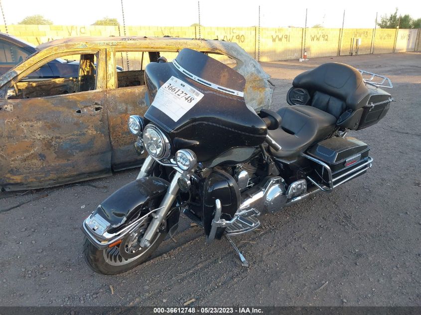 2010 HARLEY-DAVIDSON FLHTCU 1HD1FC414AB661655