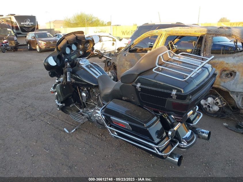 2010 HARLEY-DAVIDSON FLHTCU 1HD1FC414AB661655