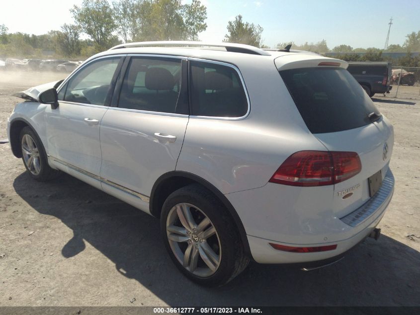 2014 VOLKSWAGEN TOUAREG EXEC WVGEF9BP5ED006536