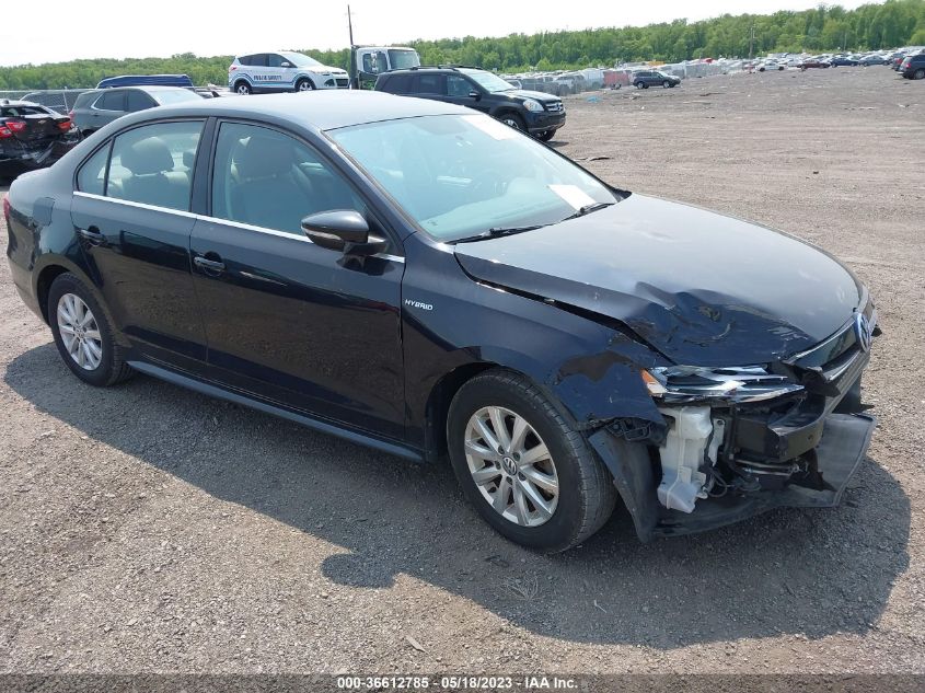 2013 VOLKSWAGEN JETTA SEDAN HYBRID SE - 3VW637AJ6DM310882