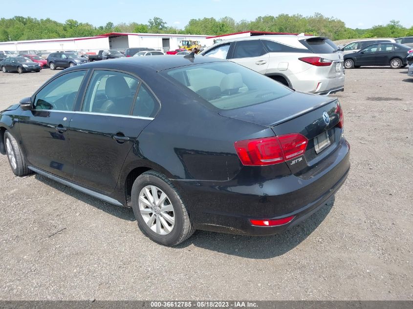 2013 VOLKSWAGEN JETTA SEDAN HYBRID SE - 3VW637AJ6DM310882