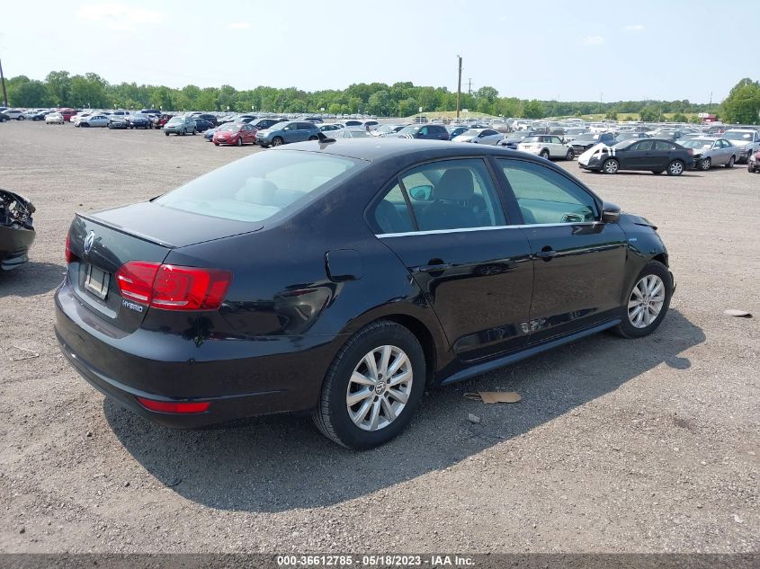 2013 VOLKSWAGEN JETTA SEDAN HYBRID SE - 3VW637AJ6DM310882