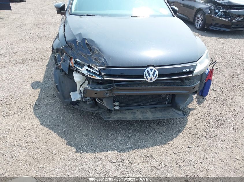 2013 VOLKSWAGEN JETTA SEDAN HYBRID SE - 3VW637AJ6DM310882