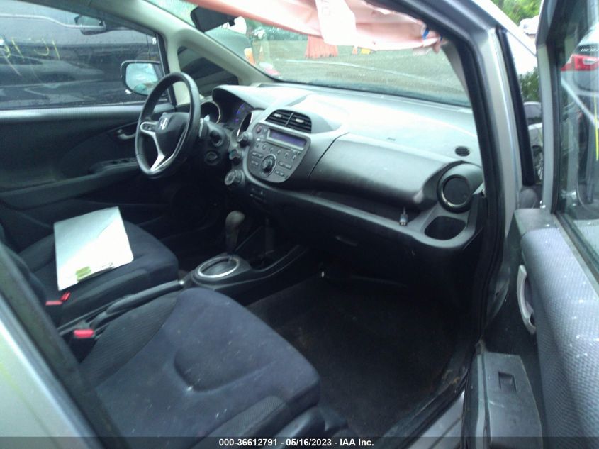 2013 HONDA FIT SPORT - JHMGE8H52DC040064