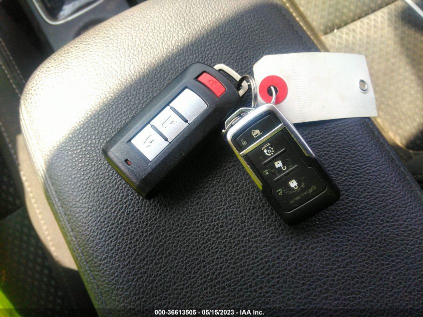 2016 MITSUBISHI OUTLANDER SE/SEL - JA4AD3A38GZ025506